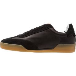 CLOSED Sneakersy niskie black. Czarne sneakersy męskie CLOSED, bez zapięcia. Za 1089,00 zł.