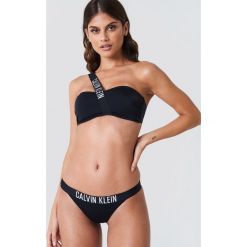 Stroje dwuczęściowe damskie: Calvin Klein Dół bikini Brazilian – Black