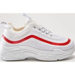Sneakersy na platformie - Biały. Białe sneakersy damskie House. Za 99,99 zł.
