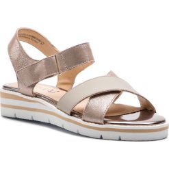 Sandały CAPRICE - 9-28200-22 Taupe Comb 345. Brązowe klapki damskie marki Caprice, bez wzorów, ze skóry, bez obcasa. Za 239,90 zł.