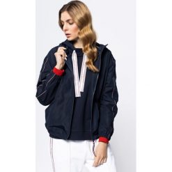 Kurtka przejściowa TOMMY HILFIGER Saba Funnel WW0WW26561. Czerwone kurtki damskie TOMMY HILFIGER, m, bez wzorów, z poliesteru, bez kaptura. W wyprzedaży za 559,00 zł.
