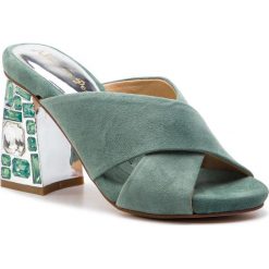 Klapki ALMA EN PENA - V19654 Suede Aqua. Zielone klapki damskie Alma en Pena, bez wzorów, ze skóry, bez obcasa, na obcasie. Za 459,00 zł.