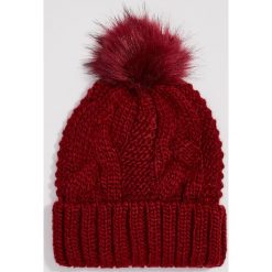 Czapka z dodatkiem wełny - Bordowy. Czerwone czapki damskie Sinsay, bez wzorów, z wełny. Za 24,99 zł.