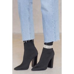 Bransoletki damskie: NA-KD Accessories Wysadzana kryształami bransoletka na kostkę – Silver