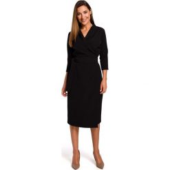 Sukienka na zakładkę z paskiem -czarna. Czarne sukienki damskie Style, s, bez wzorów, z elastanu, eleganckie, bez kołnierzyka, bez rękawów, dopasowane. W wyprzedaży za 189,00 zł.