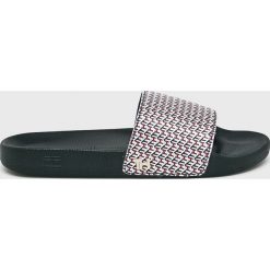 Tommy Hilfiger - Klapki. Niebieskie klapki damskie TOMMY HILFIGER, bez wzorów, z gumy, bez obcasa. Za 189,90 zł.