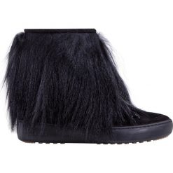 Buty MOON BOOT PULSE CHALET Czarny. Czarne koturny damskie marki Moon Boot, bez obcasa, na koturnie, bez zapięcia. W wyprzedaży za 500,00 zł.