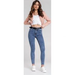 Niebieskie Jeansy Aphithea. Niebieskie jeansy damskie Renee, w paski, z jeansu, z podwyższonym stanem. Za 89,99 zł.