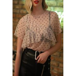 Damska bluzka RAYMONA. Bluzki damskie IVET, bez wzorów, eleganckie, bez kołnierzyka, z krótkim rękawem. W wyprzedaży za 29,00 zł.