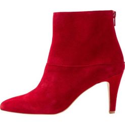 KIOMI Ankle boot red. Czerwone botki damskie marki KIOMI, ze skóry, bez obcasa, bez zapięcia. Za 379,00 zł.