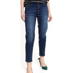 SPODNIE JEANSOWE SLIM. Niebieskie spodnie damskie Top Secret, na lato, l, bez wzorów, z jeansu. W wyprzedaży za 49,99 zł.
