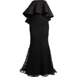 Jarlo COSIMIA Suknia balowa black. Czarne sukienki damskie marki Jarlo, bez wzorów, z poliesteru, wizytowe, bez kołnierzyka, bez rękawów. W wyprzedaży za 554,95 zł.