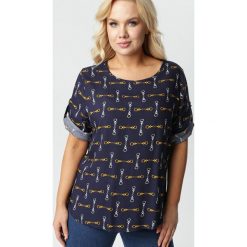 Granatowa Bluzka Lagulure. Niebieskie bluzki damskie Born2be, xl, bez wzorów, z okrągłym kołnierzem, z krótkim rękawem. Za 59,99 zł.