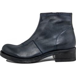 Skórzane botki "Lulu" w kolorze granatowym. Niebieskie botki damskie Bluetag, Gusto, bez obcasa, bez zapięcia. W wyprzedaży za 285,95 zł.