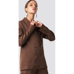 NA-KD Classic Dwurzędowa marynarka oversize - Brown. Brązowe marynarki damskie NA-KD Classic, bez wzorów. Za 202,95 zł.