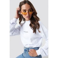 Bluzy damskie: NA-KD Bluza Nothing Personal - White
