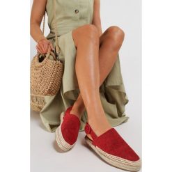 Czerwone Espadryle Hygana. Czerwone espadryle damskie Renee, bez wzorów, bez obcasa. Za 109,99 zł.