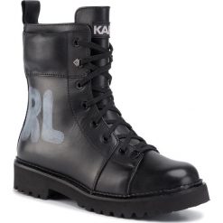 Trapery KARL LAGERFELD - KL42870 Black Lthr. Czarne trapery damskie KARL LAGERFELD, ze skóry ekologicznej, bez obcasa, bez zapięcia. W wyprzedaży za 679,00 zł.