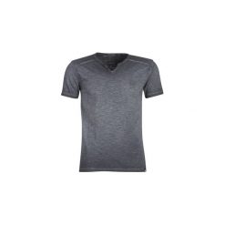 T-shirty z krótkim rękawem Kaporal PERNO. Czarne t-shirty męskie marki Kaporal, s, bez wzorów, bez kołnierzyka, krótkie. Za 129,00 zł.