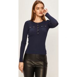 Guess Jeans - Sweter. Brązowe swetry damskie Guess Jeans, s, z aplikacjami, z wiskozy, bez rękawów, bez kaptura. W wyprzedaży za 259,90 zł.