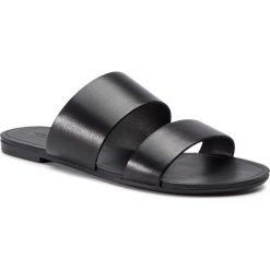 Klapki VAGABOND - Tia 4731-101-20 Black. Czarne klapki damskie Vagabond, bez wzorów, ze skóry, bez obcasa, na obcasie. W wyprzedaży za 259,00 zł.