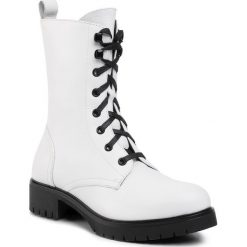 Trapery GINO ROSSI - RST-DTI740 White. Białe trapery damskie Gino Rossi, ze skóry, bez obcasa, bez zapięcia. Za 379,99 zł.