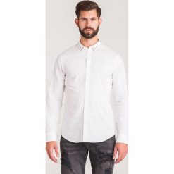 KOSZULA ARMANI EXCHANGE. Białe koszule męskie Armani Exchange, xl, z haftami, z elastanu, z klasycznym kołnierzykiem, bez rękawów. Za 251,40 zł.