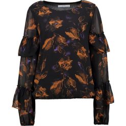 Bluzki asymetryczne: Gestuz CAROLA BLOUSE Bluzka black