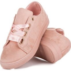 LOURDES zamszowe trampki ze wstążką. Czerwone tenisówki damskie Ideal Shoes, z zamszu. Za 109,90 zł.