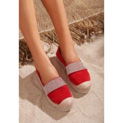 Czerwone Espadryle Looking. Czerwone espadryle damskie Born2be, z aplikacjami, bez obcasa, na platformie. Za 89,99 zł.