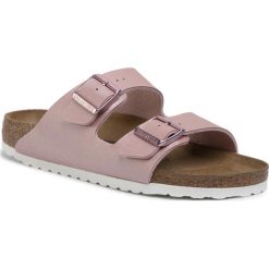 Klapki BIRKENSTOCK - Arizona Bs 1016029 Icy Metallic Old Rose. Różowe klapki damskie Birkenstock, bez wzorów, ze skóry ekologicznej, bez obcasa. Za 289,00 zł.