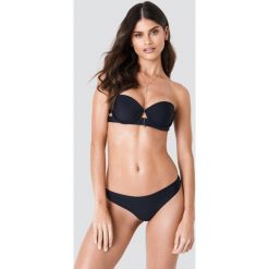 Stroje dwuczęściowe damskie: J&K Swim X NA-KD Gładki dół bikini – Black
