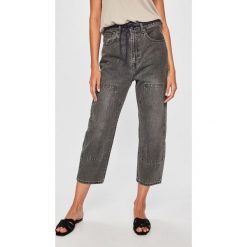 Levi's Made & Crafted - Jeansy Barrel. Szare jeansy damskie Levi's® Made & Crafted, s, z obniżonym stanem. W wyprzedaży za 399,90 zł.