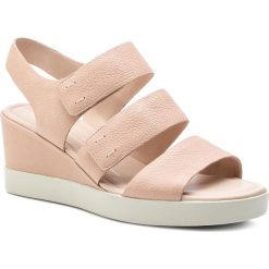Sandały ECCO - Shape Wedge Plateau Sandal 27261301118 Rose Dust. Różowe klapki damskie ecco, bez wzorów, ze skóry, bez obcasa, na obcasie. W wyprzedaży za 399,00 zł.