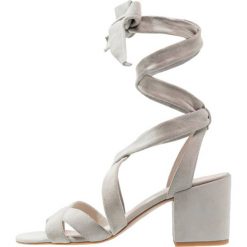 Rzymianki damskie: Kenneth Cole New York VICTORIA Sandały light grey