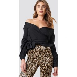 NA-KD Koszula odsłaniająca ramiona - Black. Czarne bez kategorii marki NA-KD, z długim rękawem. Za 121,95 zł.