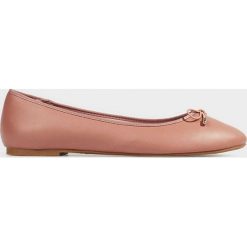 Parfois - Baleriny. Pomarańczowe baleriny damskie marki Parfois, bez wzorów, ze skóry, bez obcasa. Za 39,90 zł.