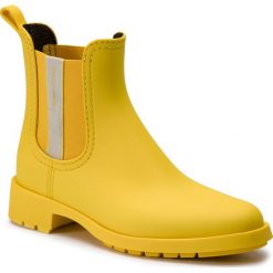 Kalosze MARC O'POLO - 901 15067701 800 Yellow 206. Żółte kalosze damskie Marc O'Polo, bez wzorów, z tworzywa sztucznego. Za 399,00 zł.