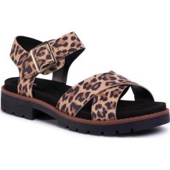 Sandały CLARKS - Orinoco Strap 261496144 Lopard Print. Pomarańczowe klapki damskie Clarks, bez wzorów, ze skóry, bez obcasa, na obcasie. W wyprzedaży za 269,00 zł.