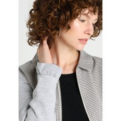 Levete Room AGNETE Kurtka wiosenna grey melange. Szare kurtki damskie marki Levete Room, l, z elastanu. Za 379,00 zł.