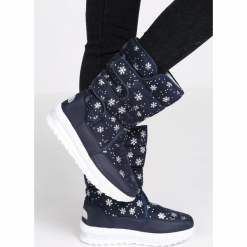 Granatowe Śniegowce Arrangement. Szare buty zimowe damskie Born2be, za kostkę. Za 89,99 zł.