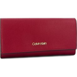 Duży Portfel Damski CALVIN KLEIN - Frame Large Trifold K60K604489 628. Czerwone portfele damskie marki Calvin Klein, ze skóry ekologicznej. Za 299,00 zł.