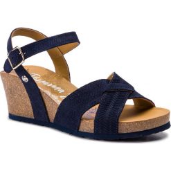 Sandały PANAMA JACK - Vica Menorca B2 Velour Marino/Navy. Niebieskie klapki damskie marki Panama Jack, bez wzorów, ze skóry, bez obcasa, na obcasie. Za 429,00 zł.