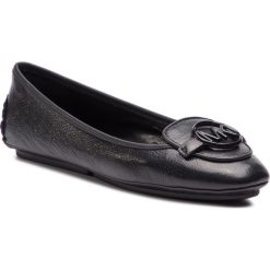 Baleriny MICHAEL MICHAEL KORS - Lillie Moc 40R9LIFP4L Black. Czarne baleriny damskie MICHAEL Michael Kors, bez wzorów, ze skóry, bez obcasa. W wyprzedaży za 359,00 zł.