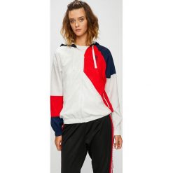Reebok Classic - Kurtka. Białe kurtki damskie Reebok Classic, s, bez wzorów, z poliesteru, krótkie. W wyprzedaży za 249,90 zł.