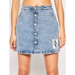 Spódnica jeansowa Calvin Klein Jeans Button Down Utility J20J212786. Niebieskie spódniczki damskie Calvin Klein Jeans, bez wzorów, z elastanu. Za 349,00 zł.