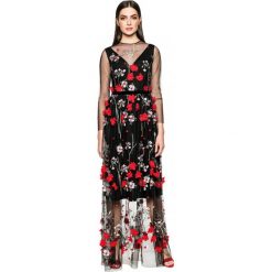 Sukienka maxi w 3D kwiaty L'AF MAGIC. Czarne sukienki damskie L’AF, na lato, s, w paski, z szyfonu, wizytowe, z okrągłym kołnierzem, z krótkim rękawem, krótkie, mini. Za 1199,00 zł.