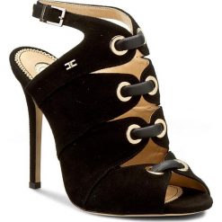 Sandały ELISABETTA FRANCHI - SA-670-2260-V373 Nero 110. Czarne klapki damskie marki Elisabetta Franchi, bez wzorów, ze skóry, bez obcasa, na obcasie. W wyprzedaży za 1119,00 zł.