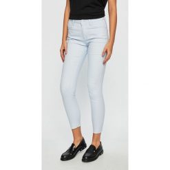 Jacqueline de Yong - Spodnie. Niebieskie spodnie damskie Jacqueline de Yong, s, bez wzorów, z elastanu, casualowe. W wyprzedaży za 59,90 zł.