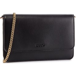 Torebka LIU JO - S Crossbody A19167 E0040 Nero 22222. Czarne torebki klasyczne damskie marki Liu Jo, bez wzorów, ze skóry ekologicznej, wizytowe, bez dodatków. Za 389,00 zł.